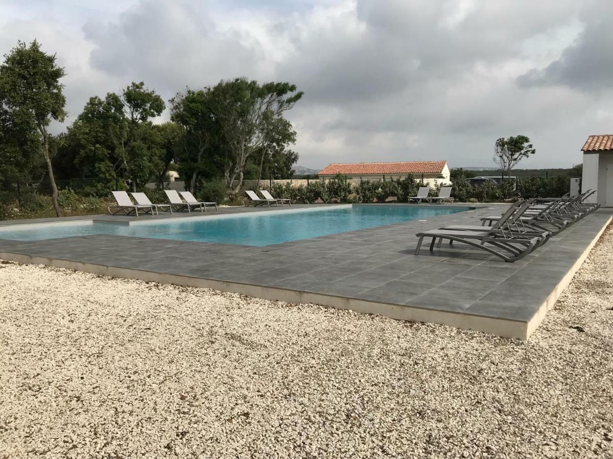 Villa Louise Bonifacio  Luaran gambar